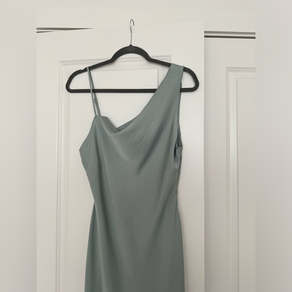 Lulu’s Instant Impression Sage Green Asymmetrical… - image 4